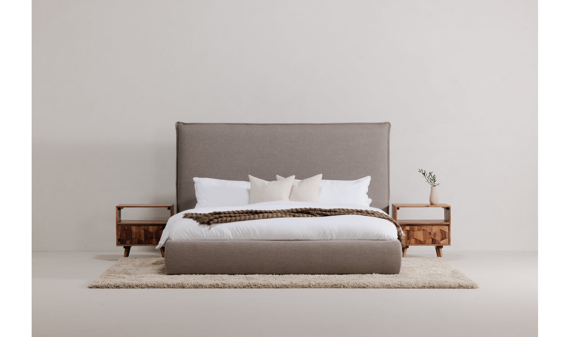 O2 Nightstand Natural