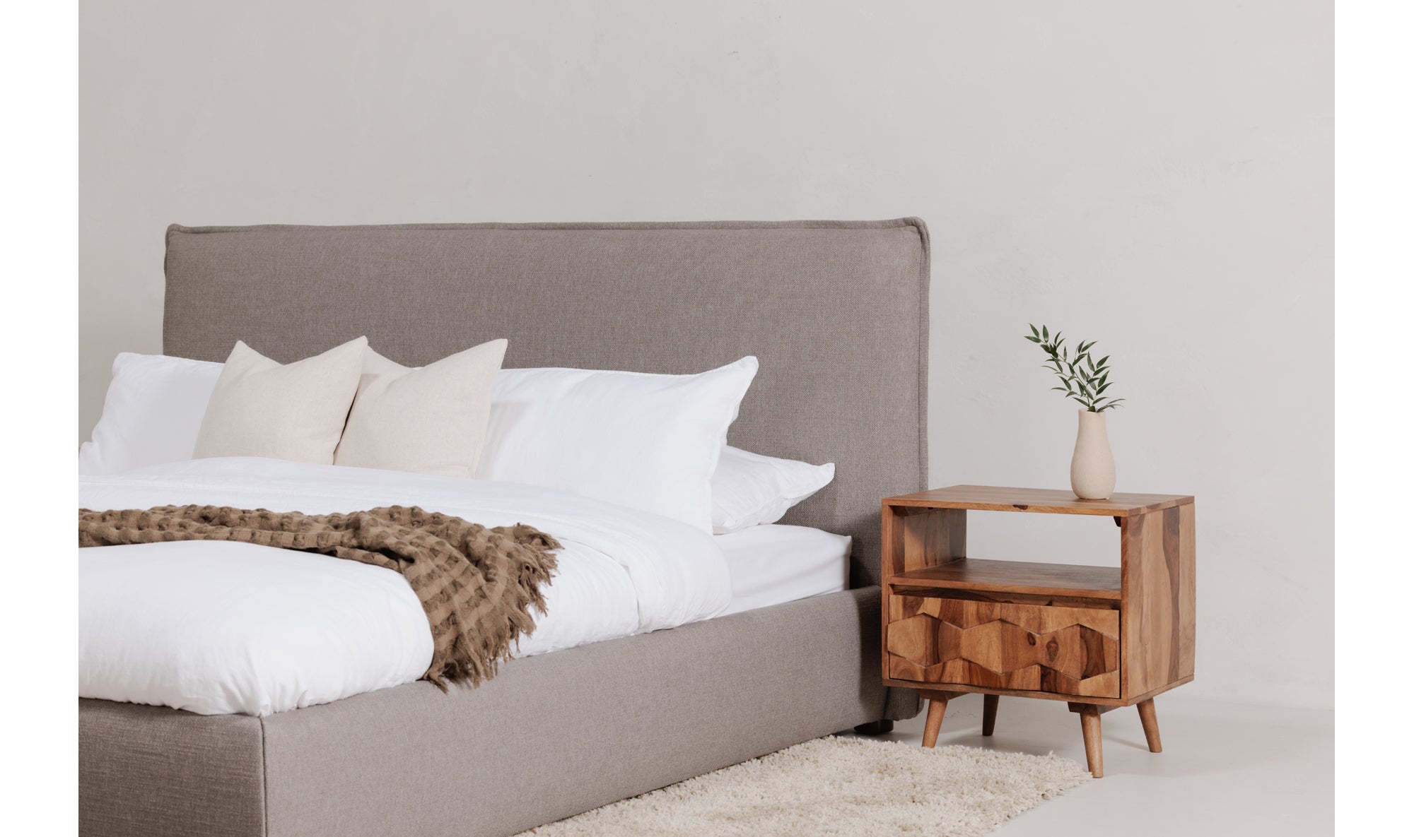 O2 Nightstand Natural