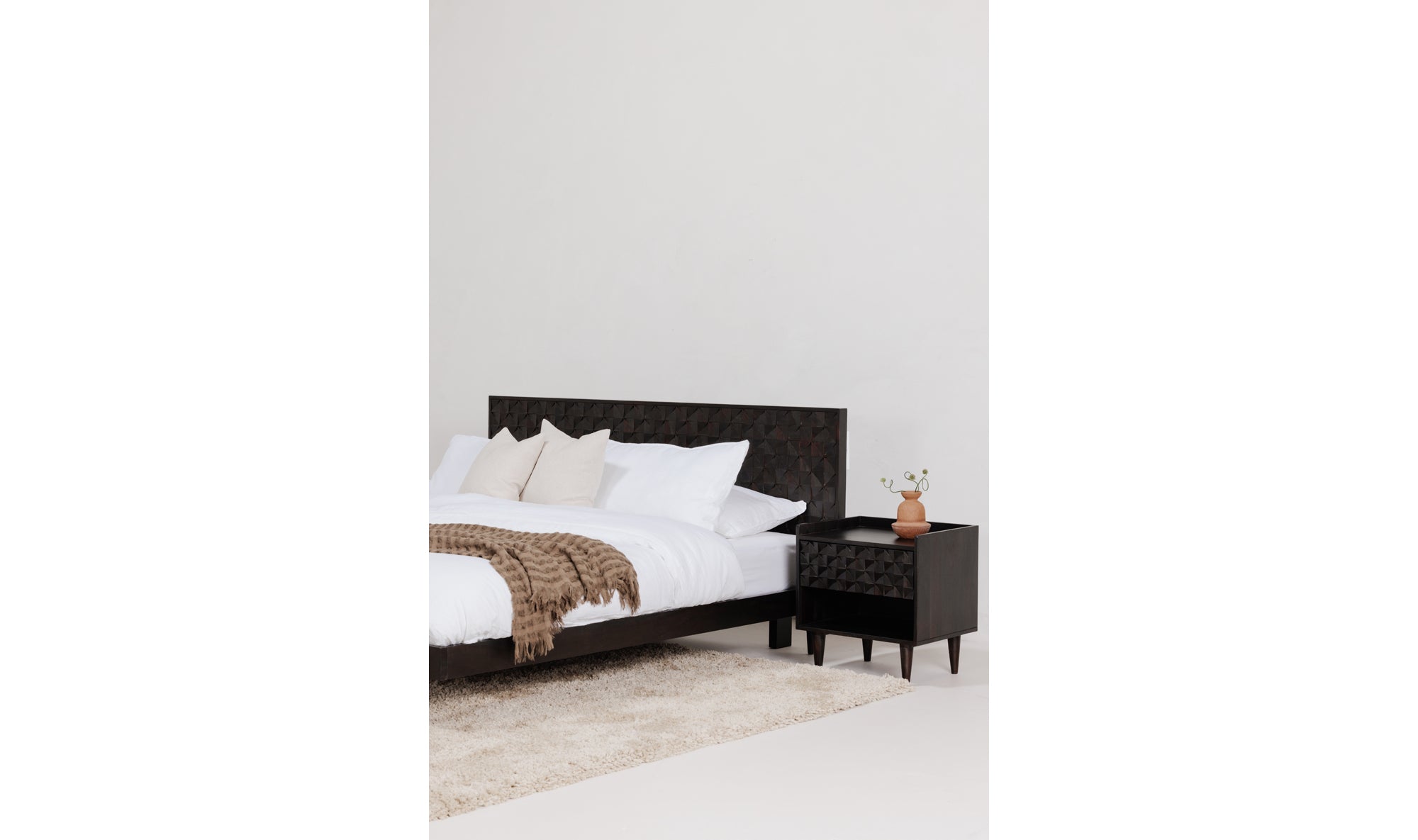 Pablo King Bed Brown