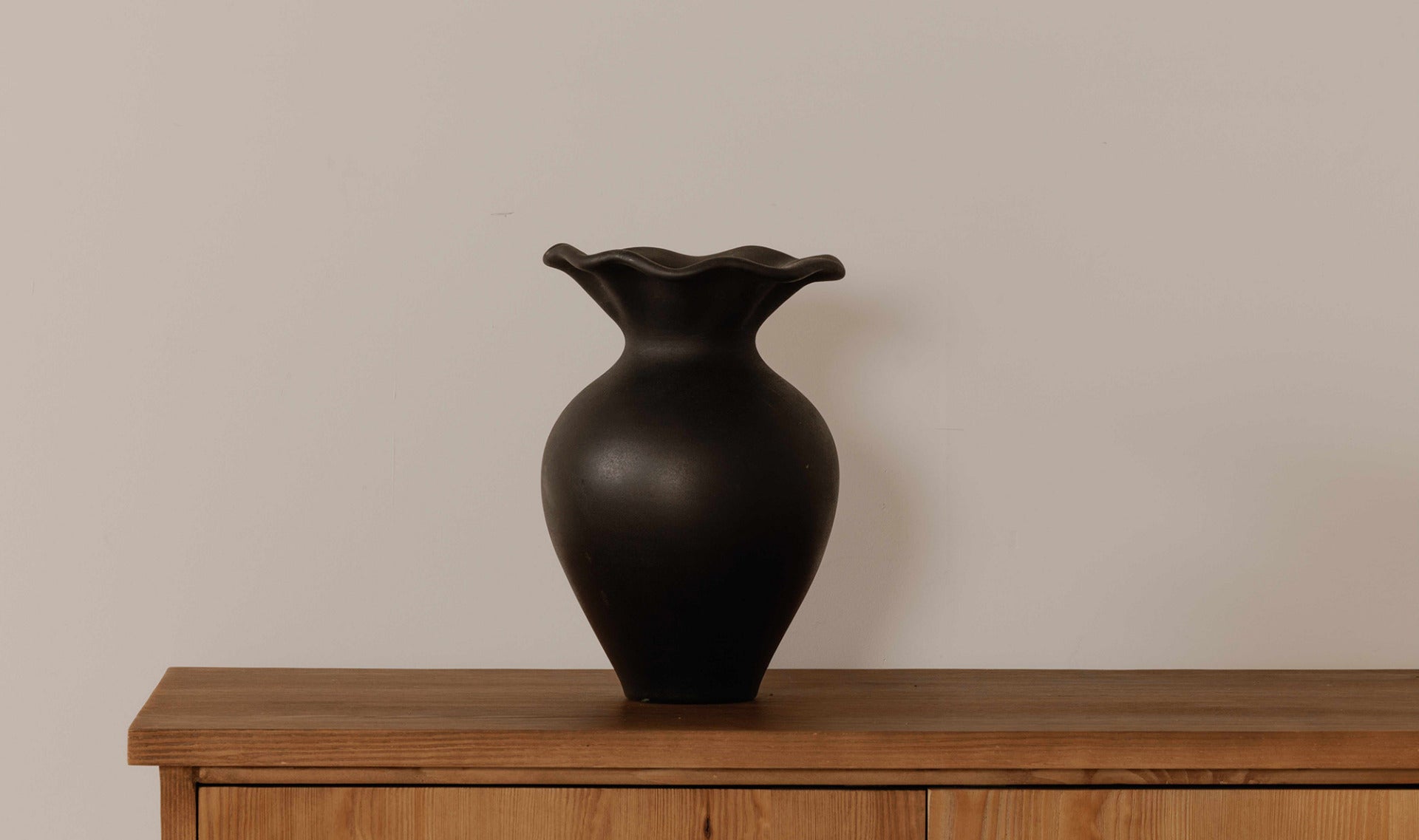 Ruffle Descorative Vessel