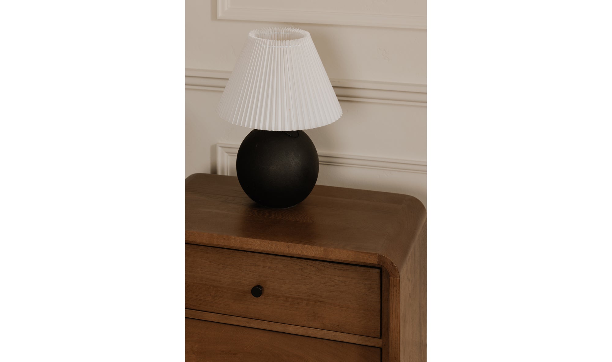 Tuve Table Lamp Black
