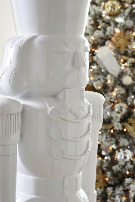 Nutcracker Soldier Sculpture 6ft, White
