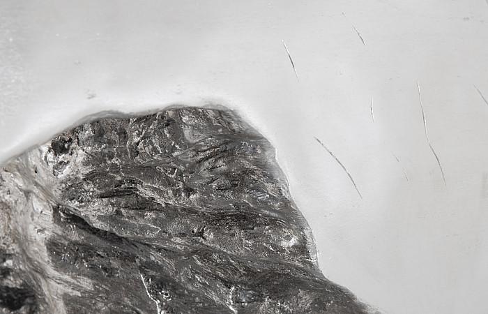 Plateada Hollow Console, Liquid Silver